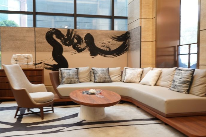 Designing the Perfect Hotel Lobby with Luxury Furniture